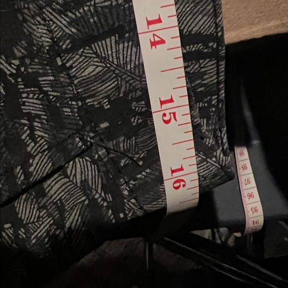 EUC- Dickies Men’s Rare Design Cargo Shorts - Picture 6 of 6